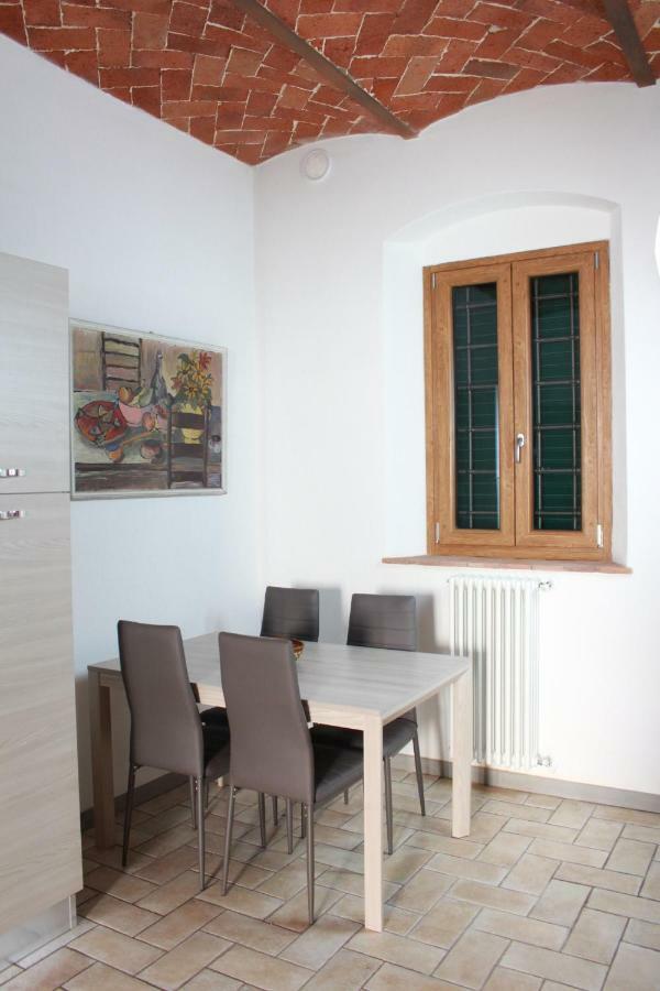 Affittacamere Cipri Montale  Buitenkant foto